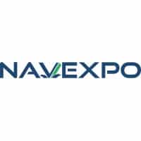 Logo de NAVEXPO avec écriture bleue et verte.