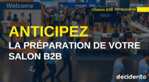 Foule dans un salon professionnel B2B animé.